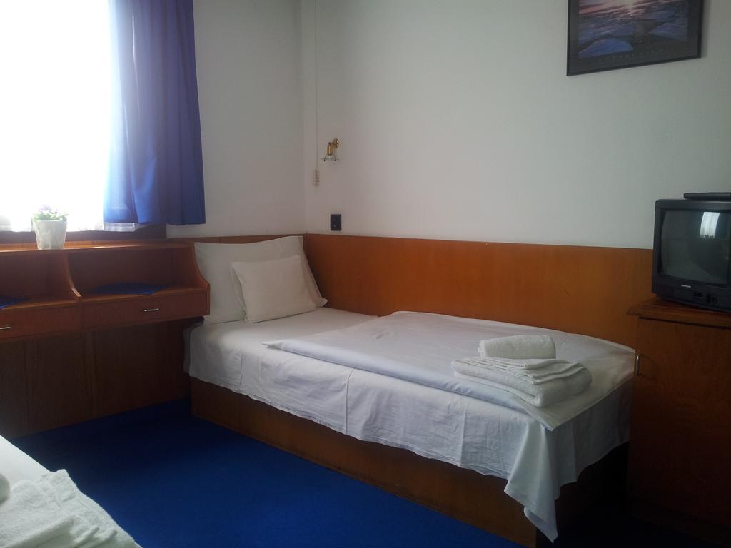 בודפשט Botel Hotel Lisa מראה חיצוני תמונה