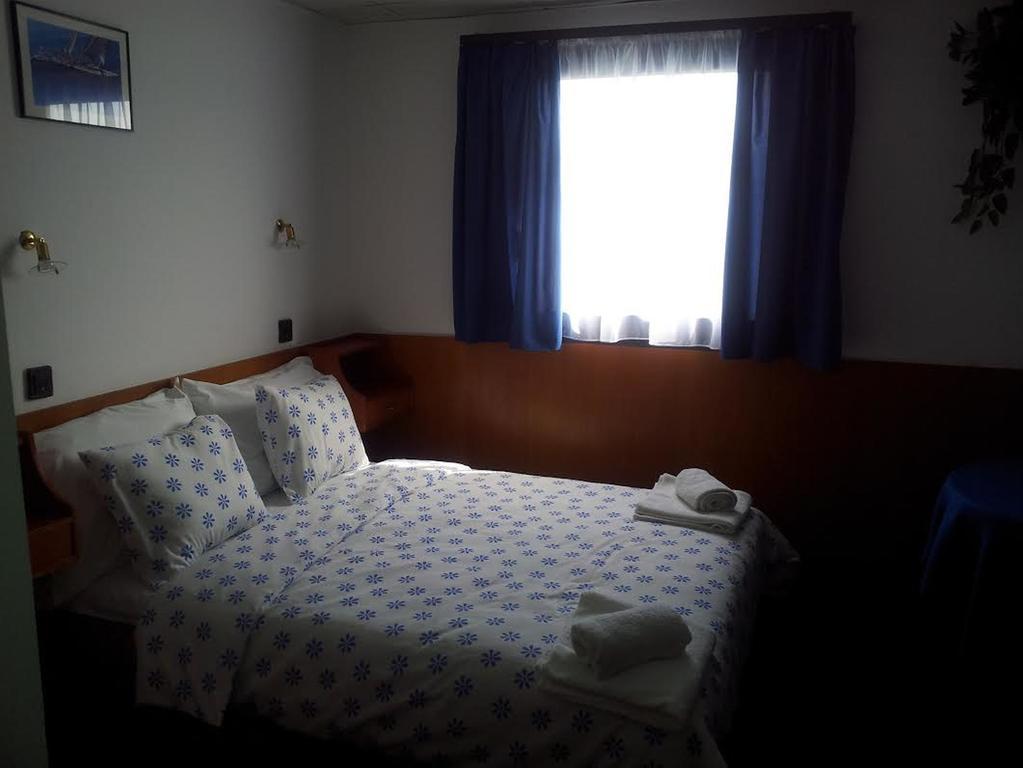 בודפשט Botel Hotel Lisa מראה חיצוני תמונה