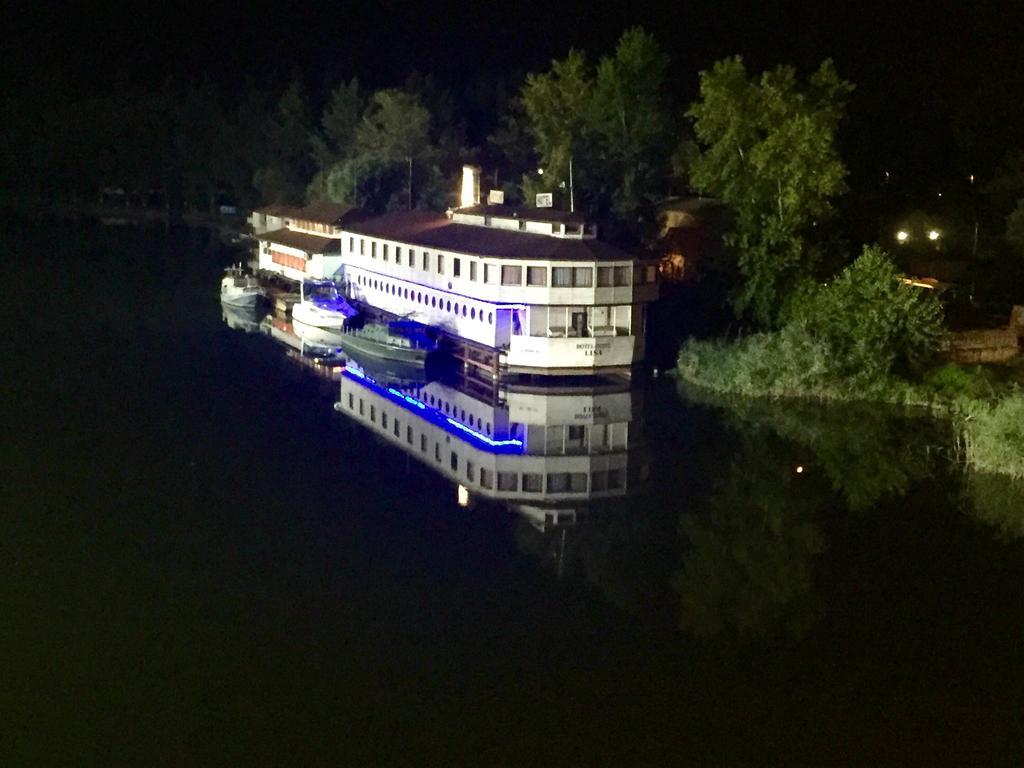 בודפשט Botel Hotel Lisa מראה חיצוני תמונה