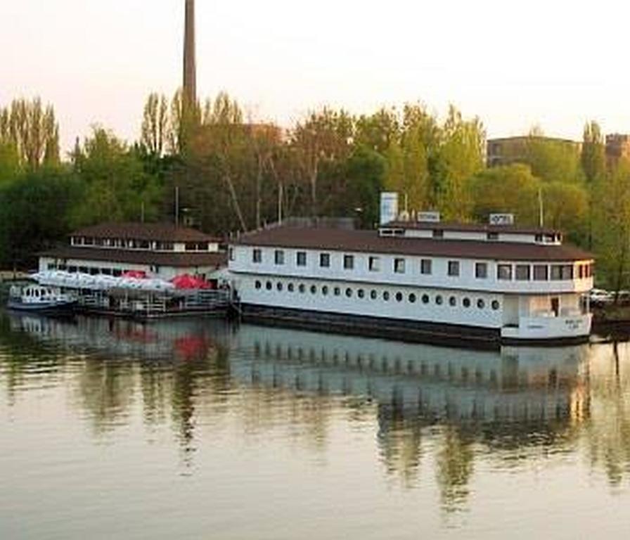 בודפשט Botel Hotel Lisa מראה חיצוני תמונה